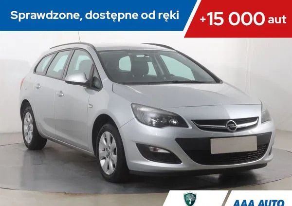 szadek Opel Astra cena 26000 przebieg: 195616, rok produkcji 2014 z Szadek